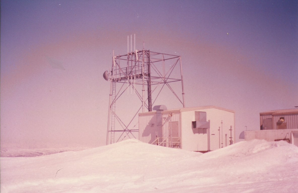 a building in the snow
