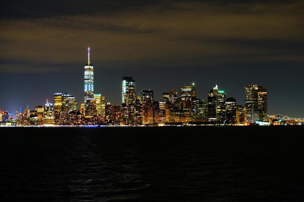 a city skyline at night